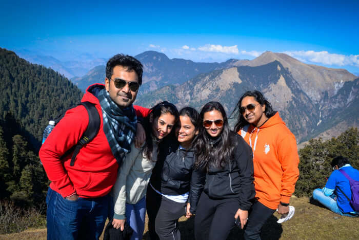 akanksha & her friends at jalori pass