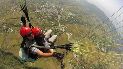 paragliding in bir- soumya whizzing through the air and taking selfies