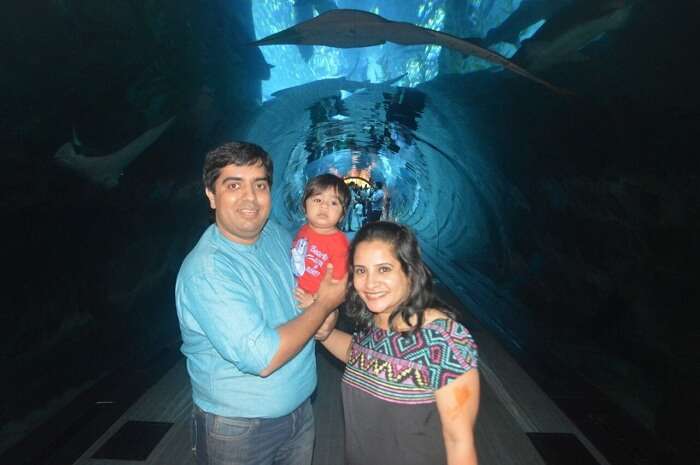 Family enjoying at Dubai aquarium