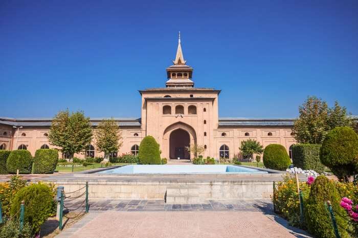 Jamia Masjid in Srinagar exhibiting imposing structure with landscaped garden