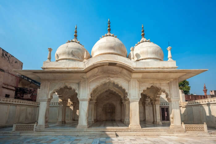 Nagina Masjid in the Agra Fort region showcasing beautiful white marble