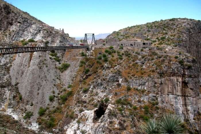 Puente de Ojuela in the ghost town of México