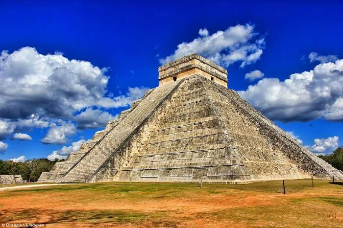 Mayan Pyramid of Kukulkan at Chichen Itza, Mexico