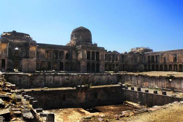 A snap of the ruins of the Raisen Fort that is one of the historical places to visit in Bhopal