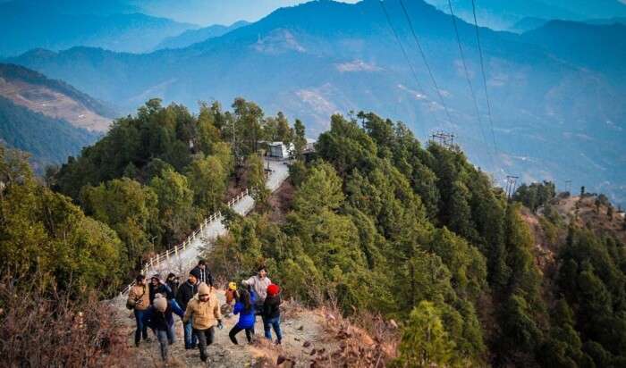 Travelers doing the Surkanda Devi Temple Trek