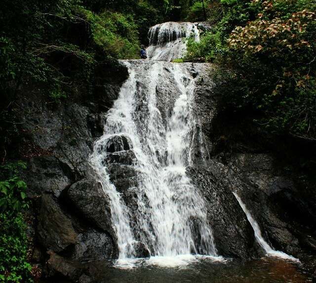 Unwind the marvellous beauty of Bamanbudo falls, one of the best hidden places in Goa