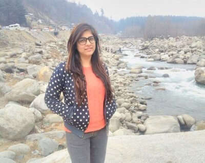 Girl tourist in Manali