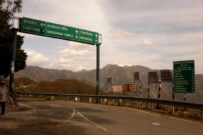 Signboard showing the distance of Lansdowne from the current spot