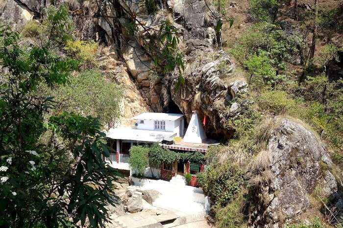 Rudradhari caves in Kausani