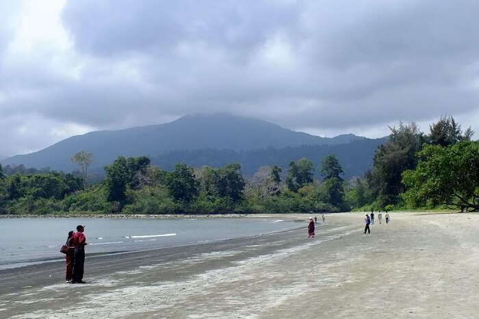 A view of the Saddle Peak and the Kalipur Beach in Diglipur