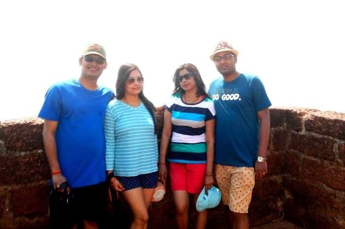 Travelers in Aguada fort