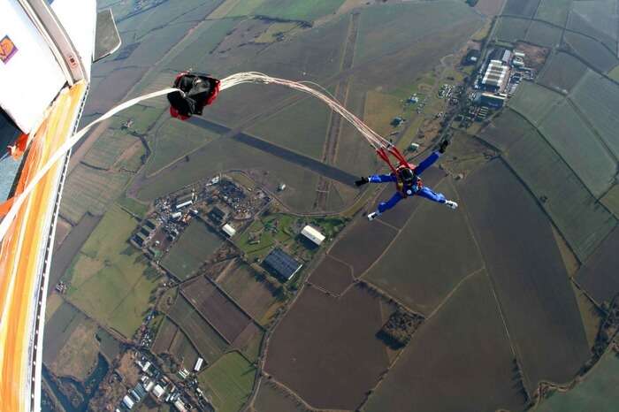 An adventurer going for static line skydiving in sydney