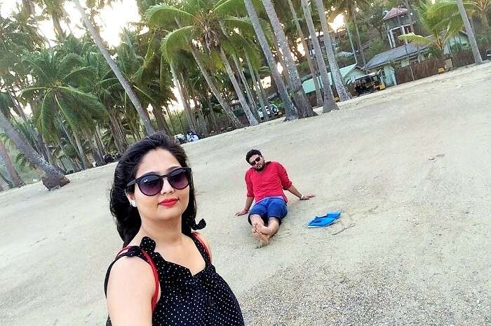 honeymoon couple at the beach in Andaman