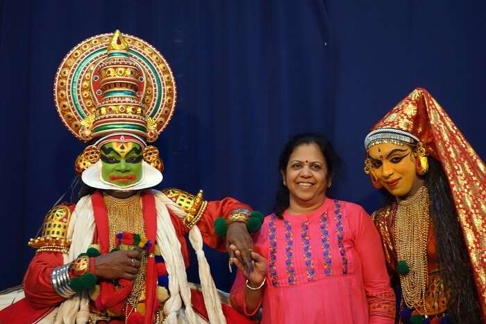 cultural show thekkady