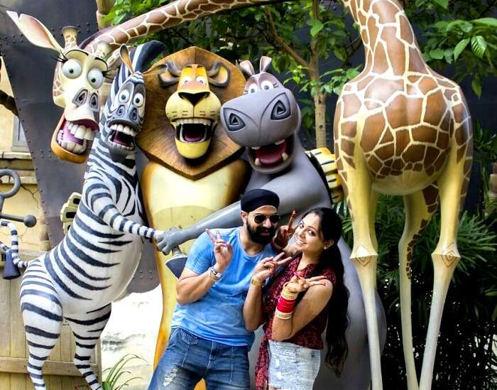 gurpreet posing for a picture in universal studios