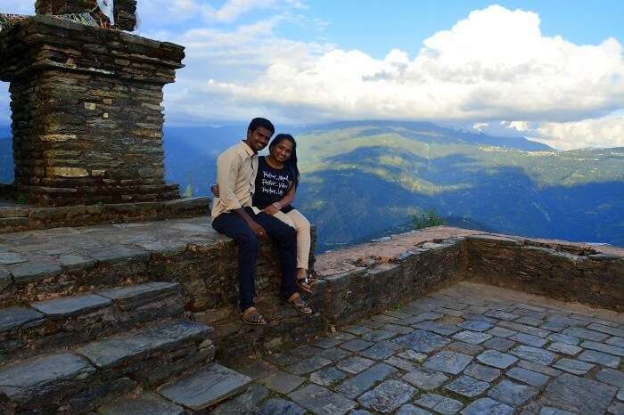 couple on a trip to pelling
