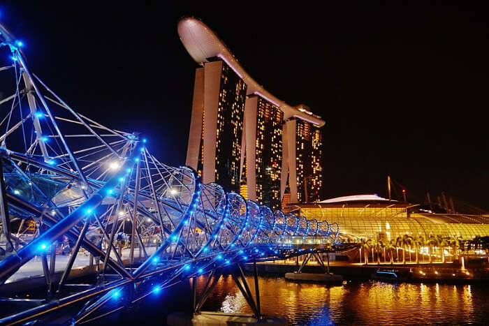 Take incredibly beautiful pictures at The Helix Bridge