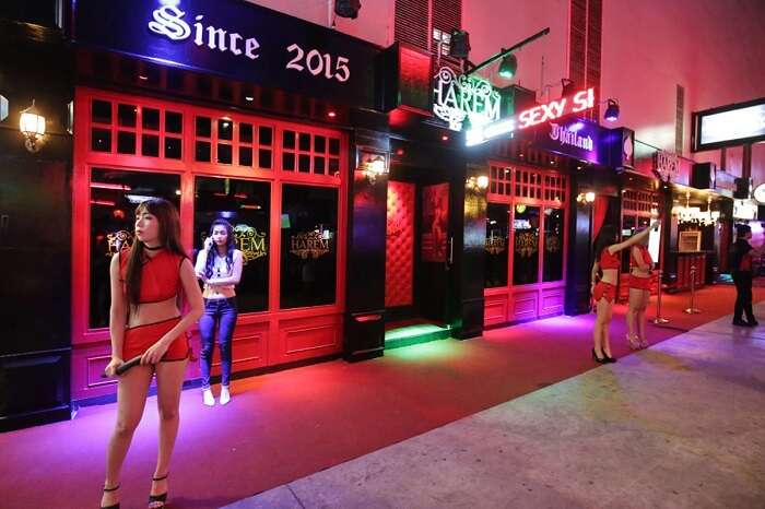 Harem A Go Go Bar in Patong