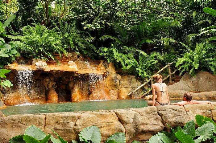 Couple at La Fortuna hot spring