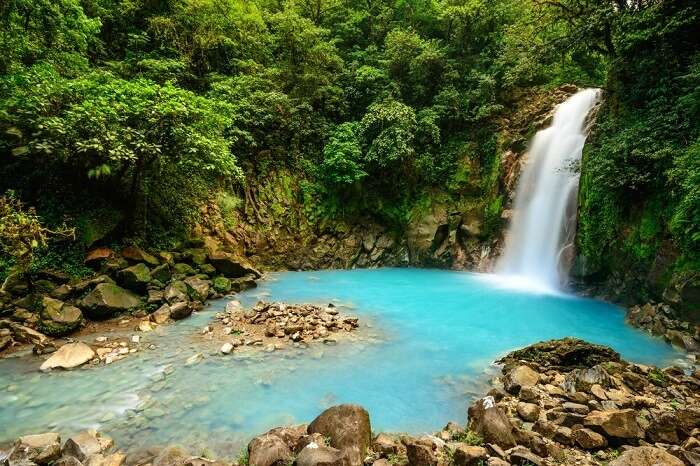 La Fortuna natural hot spring costa rica