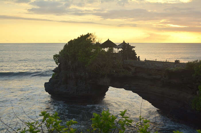 tanah lot temple in bali