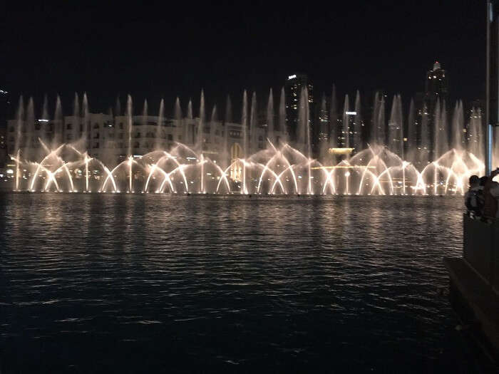 fountain show in burj khalifa