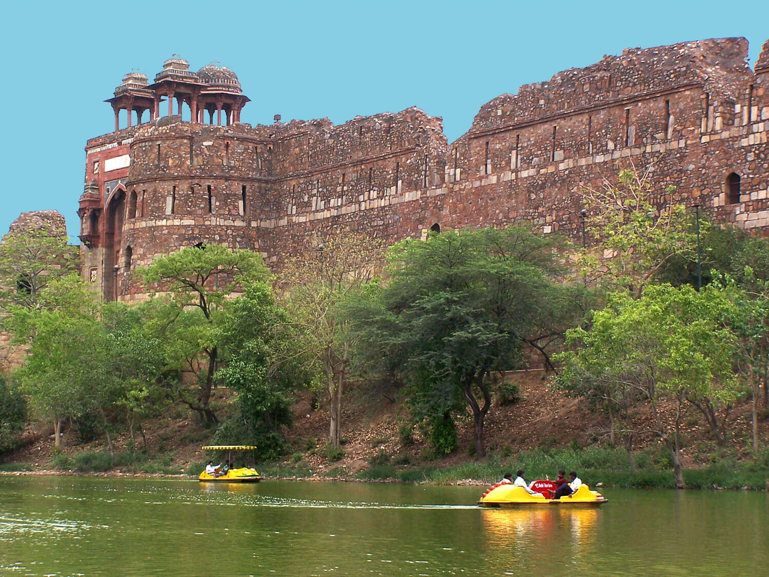 people boating in Nauka Vihar of Old Fort