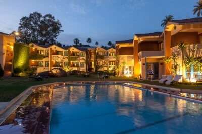 a hotel in Mount Abu with outdoor pool