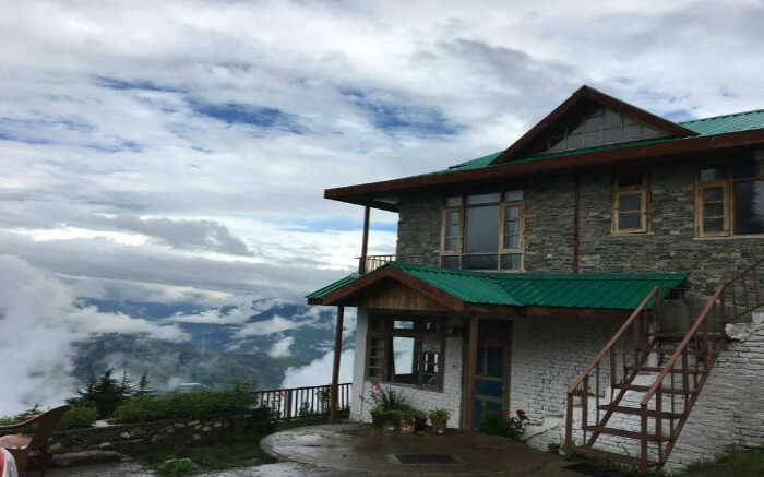 A cloudy morning at Aastha Homestay in Fagu in Himachal 