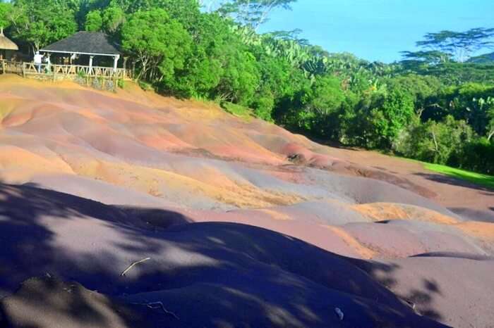 chamarel colored earths