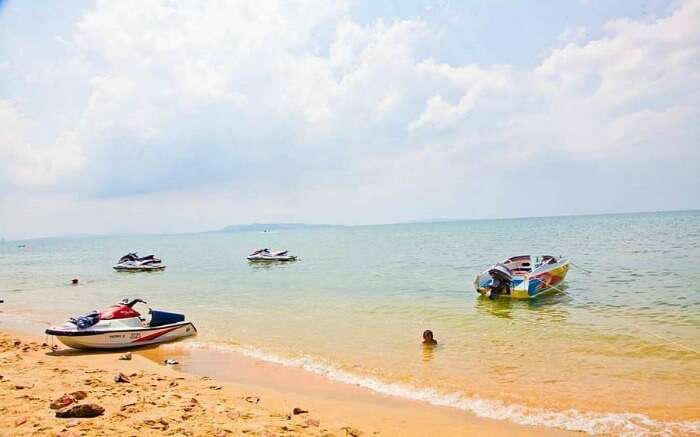 boats at Dongtan beach in Pattaya