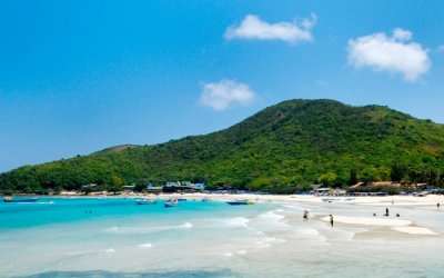 people chilling at a beach in Koh Larn Island