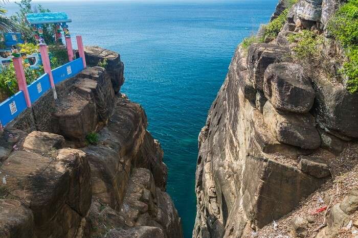 The Thiru Koneswaram Temple at the edge of a cliff in Trincomalee