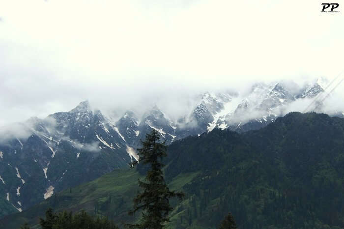 snow capped peaks in himachal