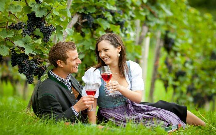 couples having wine