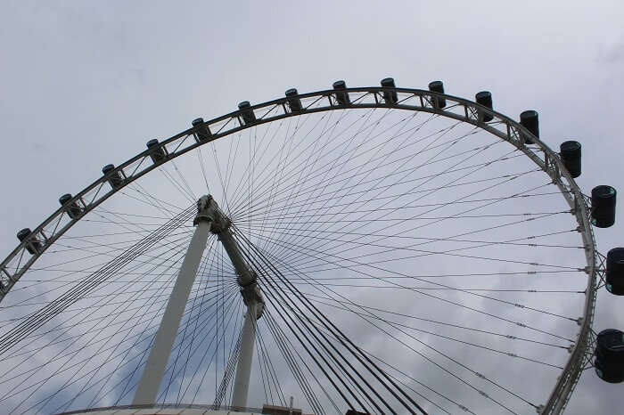 singapore flyer from close