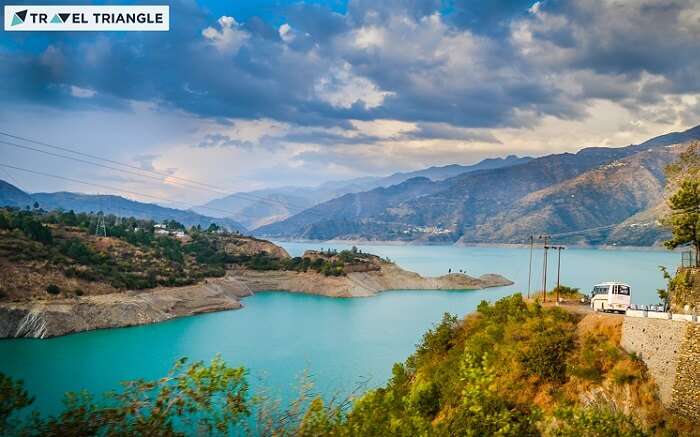 A view of the bus ride on the road near Tehri Dam from Delhi to Kanatal