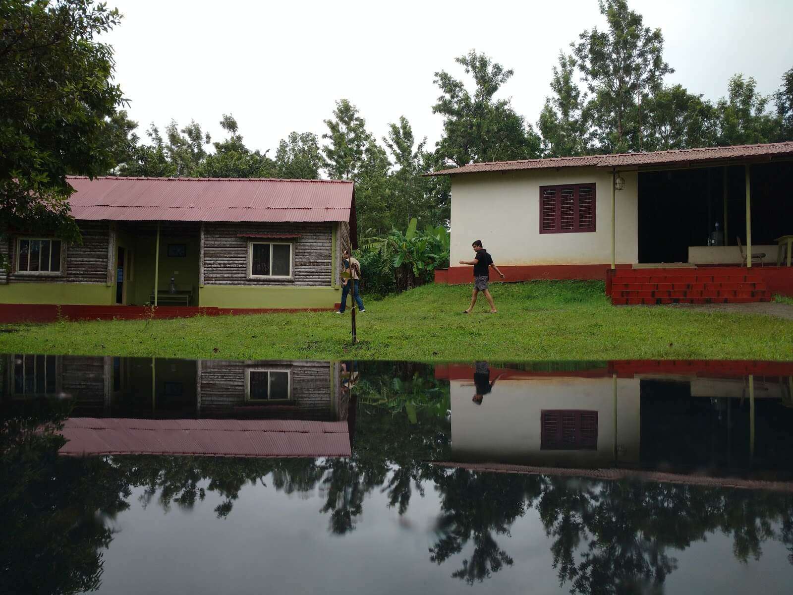 Prakruth Homestay situated near a lake