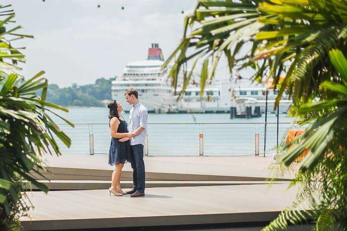 couple in singapore on honeymoon