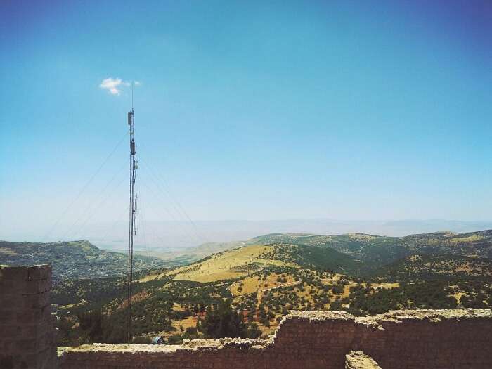 Asjlou castle view