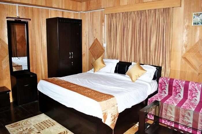 lachung budget hotels