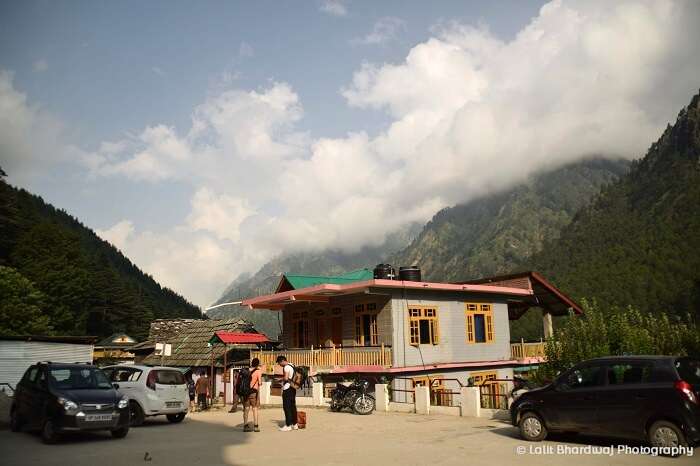 hotels in Kasol