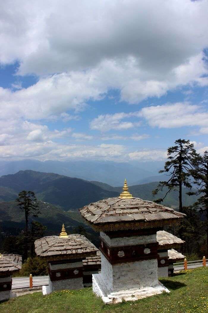 dochula pass in bhutan