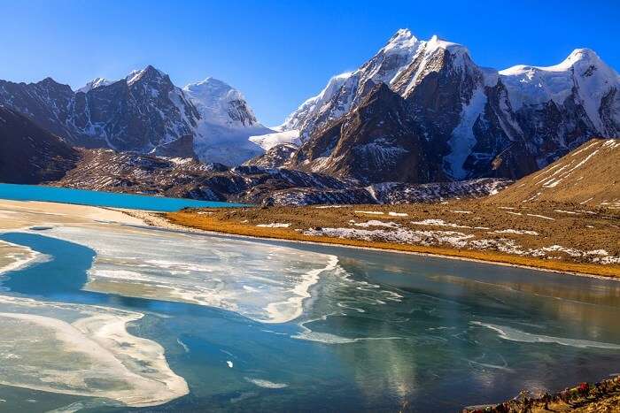 visit Gurudongmar lake in sikkim