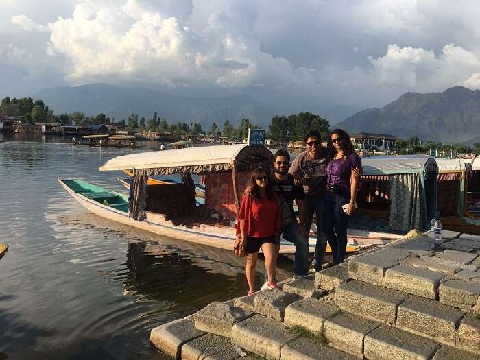 dal lake in srinagar