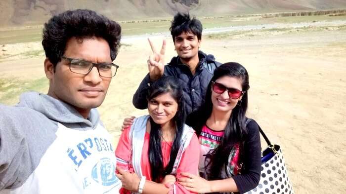 friends vacation in ladakh