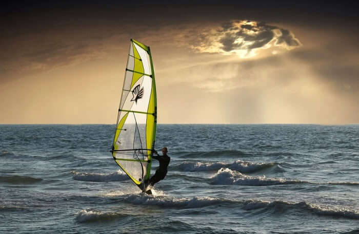 windsurfing