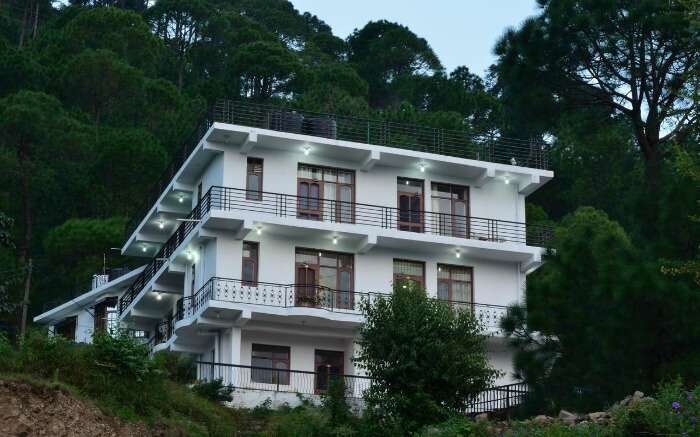 beautiful white washed hotel in the hills of Kasauli 