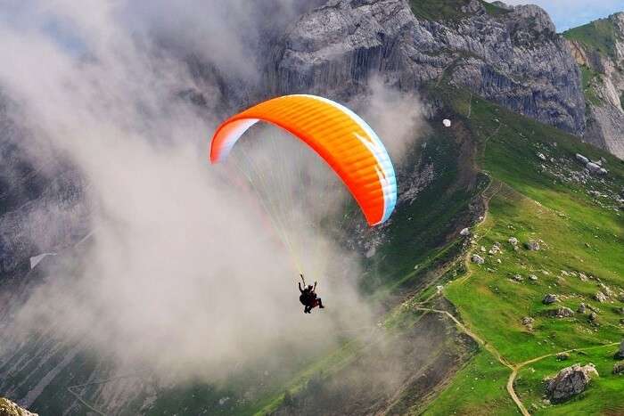 Paragliding in Manali