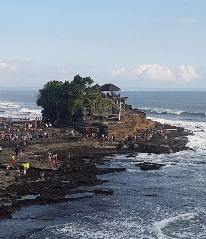 tanah lot temple in bali